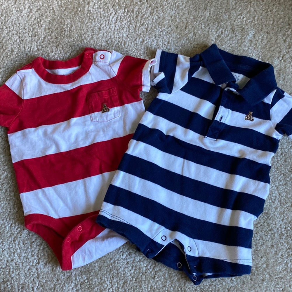 2 baby GAP baby clothe.